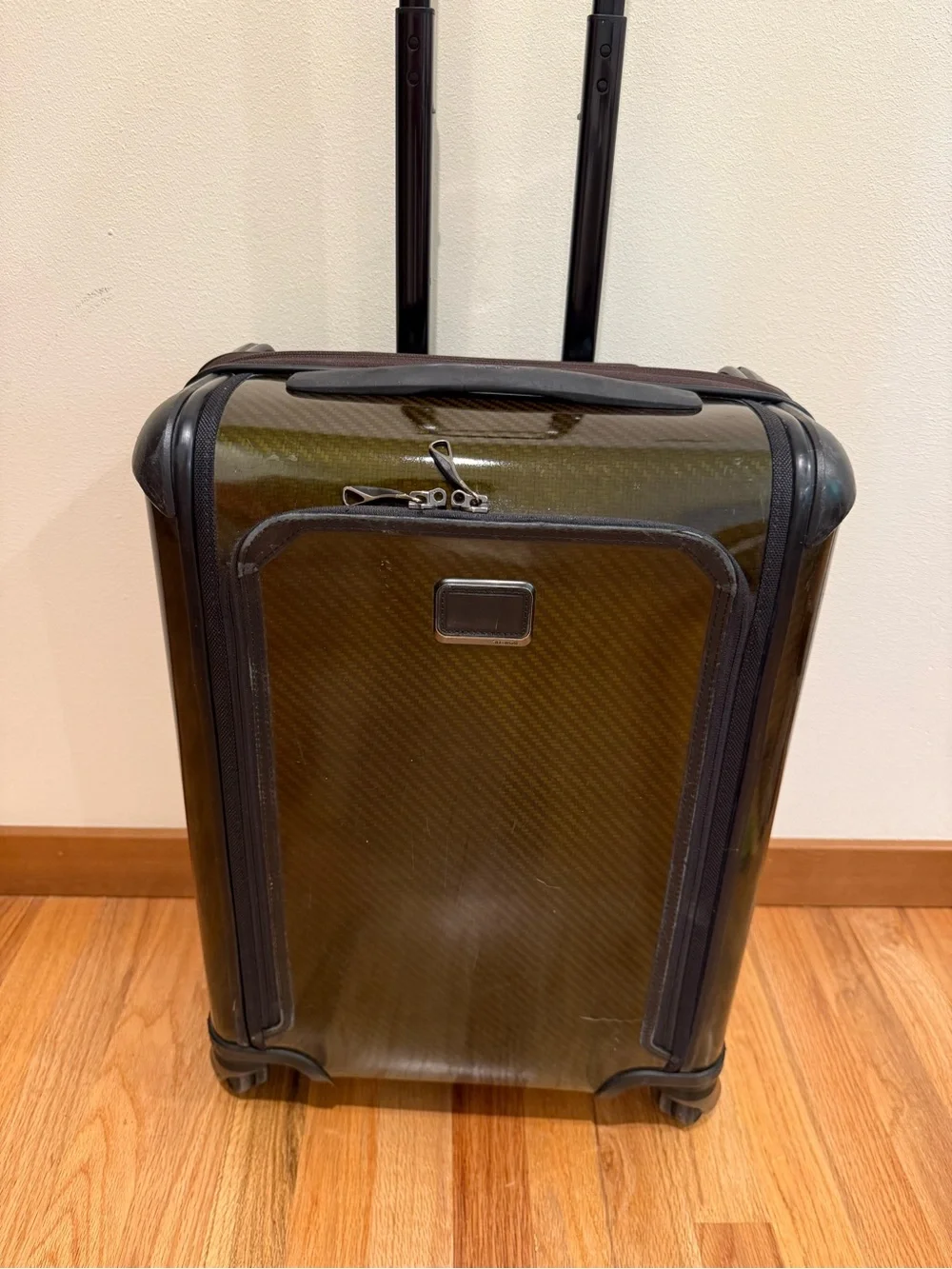 Preowned Tumi Tegra Lite Max 28721 Continental 22” Spinner Exp CarryOn Luggage